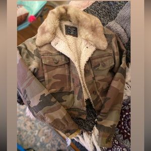 Abercrombie & Fitch Womens Twill Camo Jacket